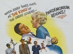 Трое на диване